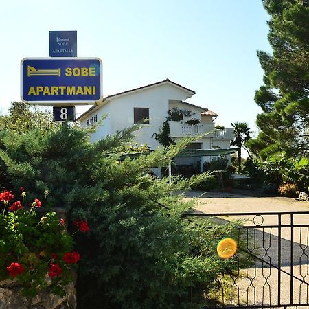 Apartments Stivic Pinezići Buitenkant foto
