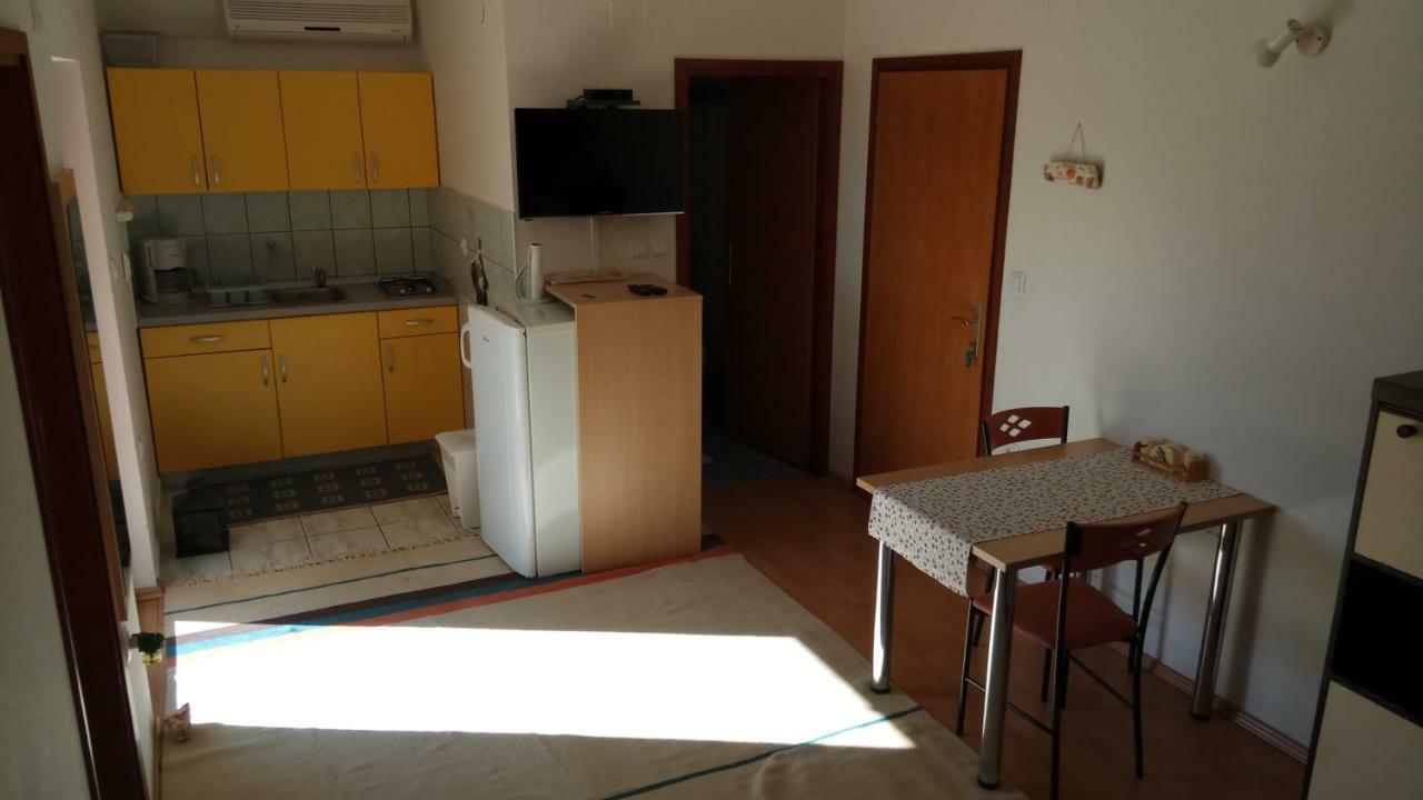 Apartments Stivic Pinezići Buitenkant foto