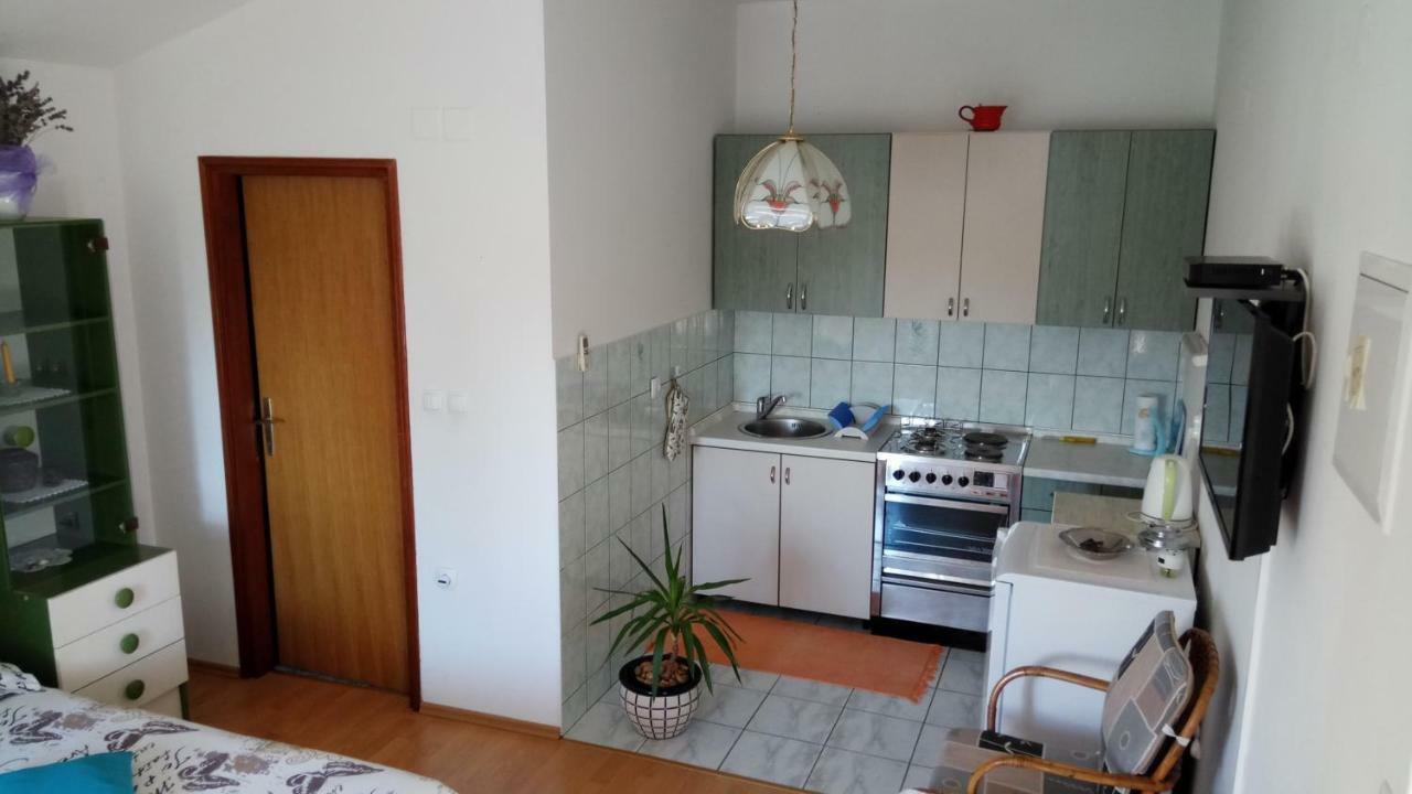 Apartments Stivic Pinezići Buitenkant foto